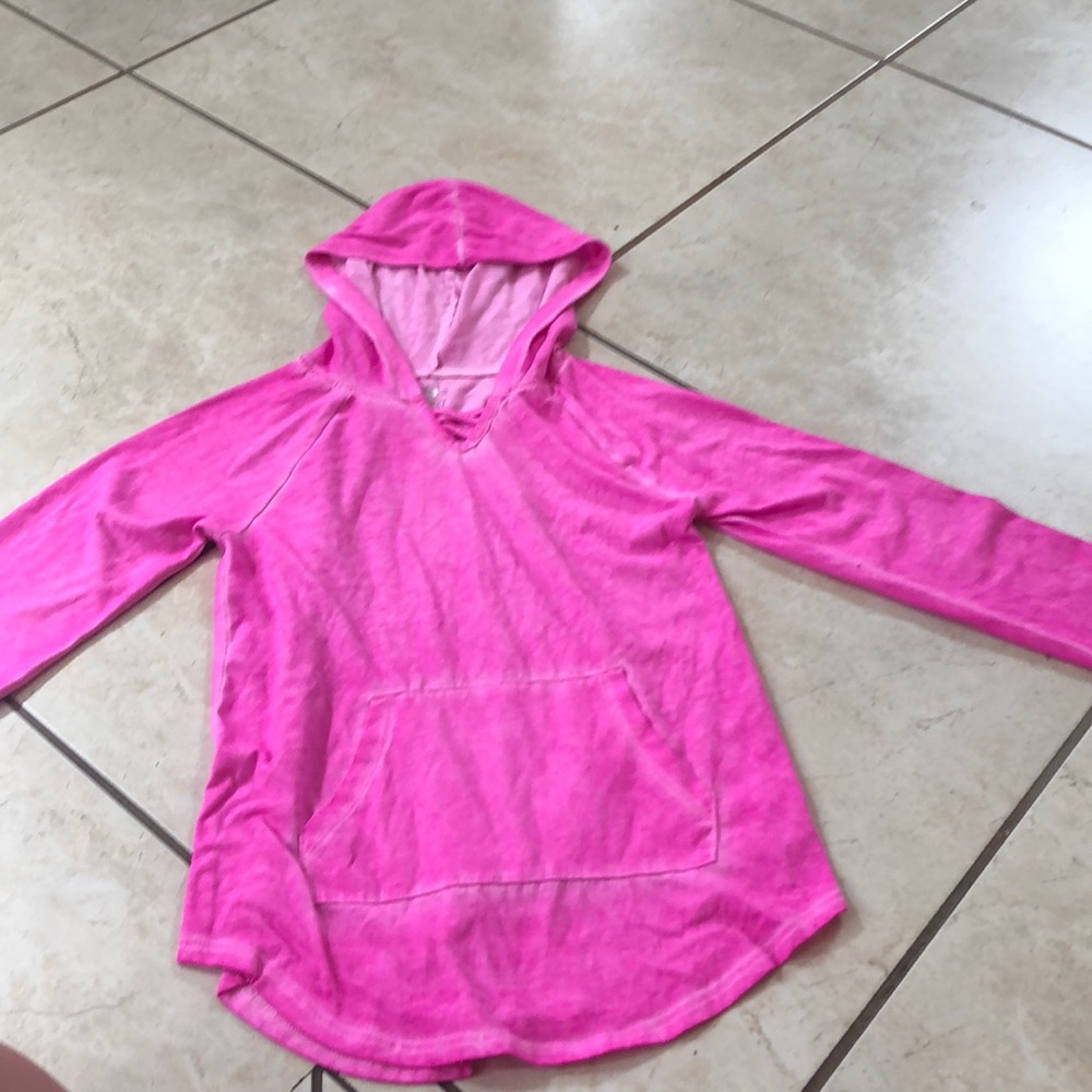 Long sleeve pink brand new shirt never worn!!